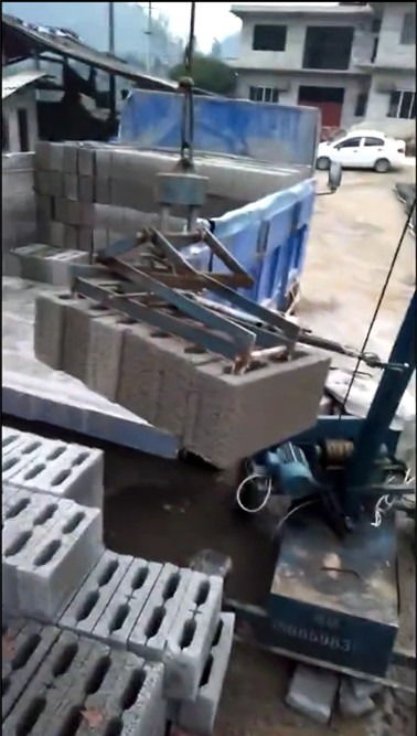 空心磚裝車機(jī) 空心磚裝車機(jī)新一代